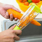 vegetable peeler with container